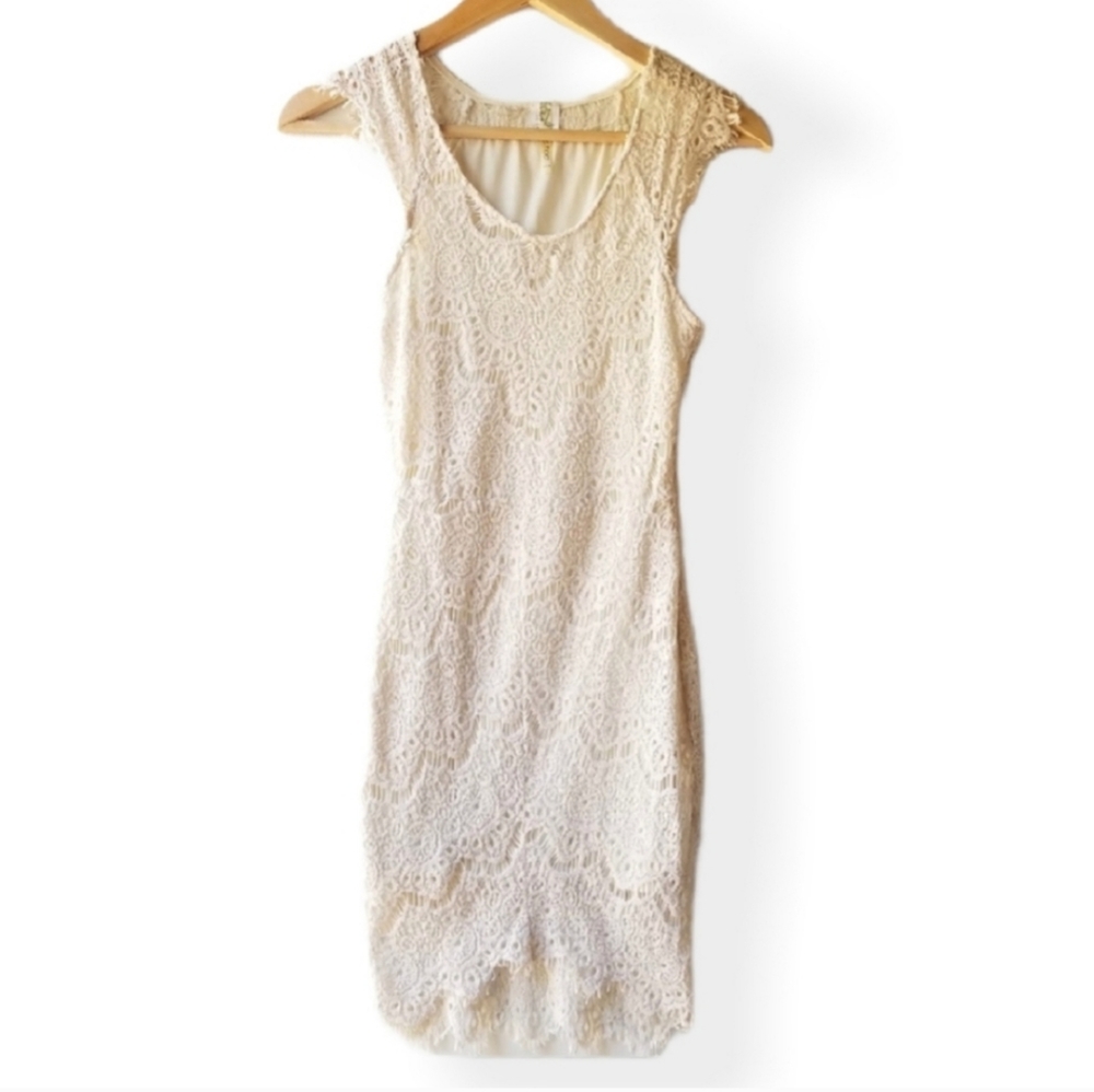 Crochet Short sleeve Sheath lace knit style dress size small